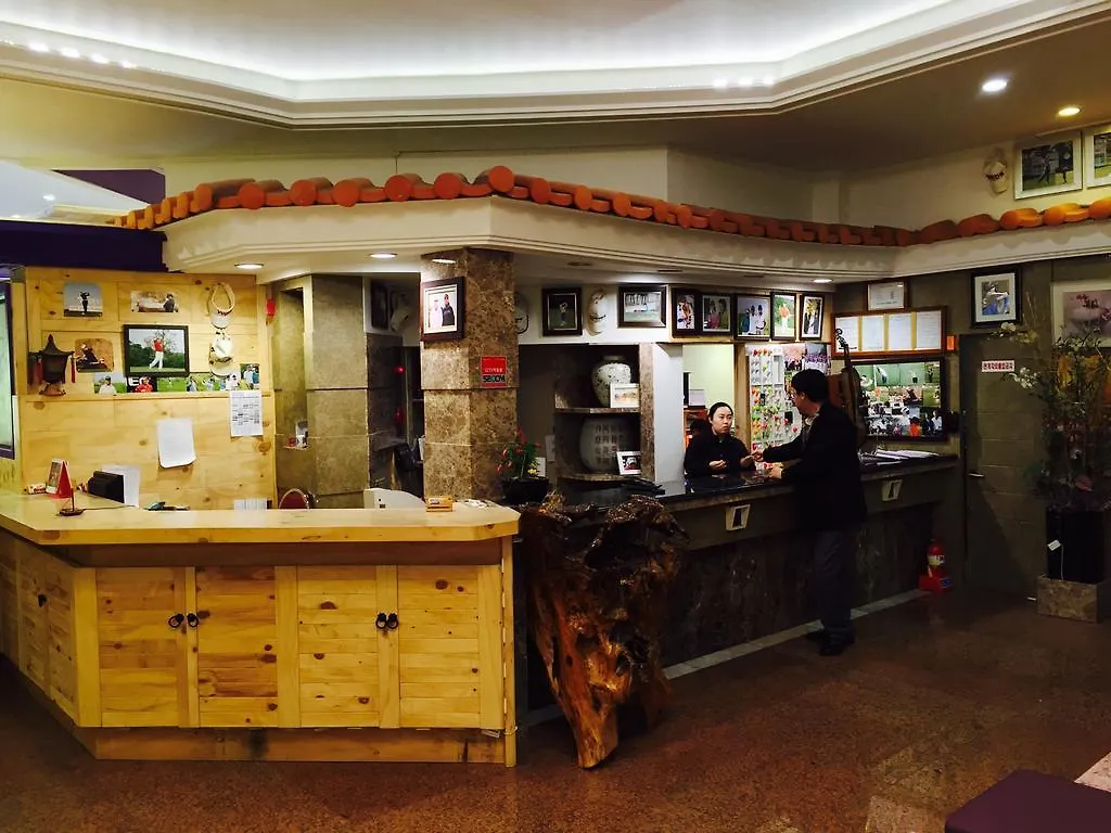 Grace Tourist Hotel Csedzsu