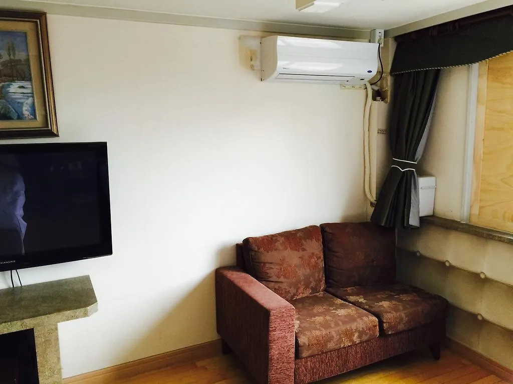 Grace Tourist Hotel Csedzsu